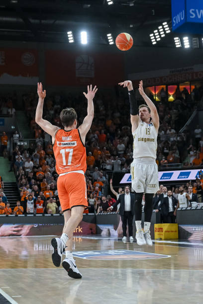 战的哨声响 战的哨声响